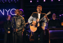 Jonathan McReynolds & Jamal Roberts Perform “STILL” on The Kelly Clarkson Show