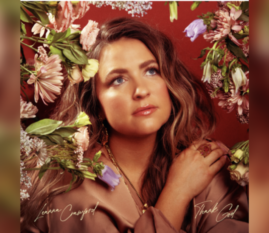 NEWS: Leanna Crawford Invites Listeners To Pause With Reflective New Single “Living Room Floor”
